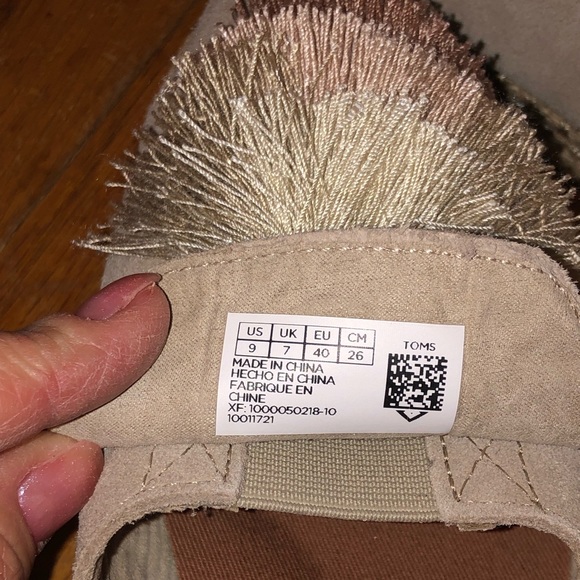 Toms Shoes - Picture 4 of 6